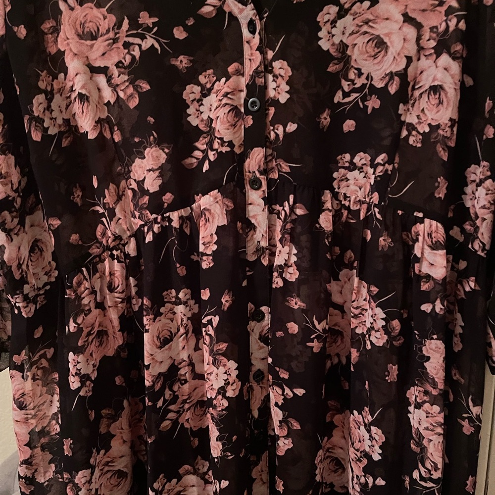 Torrid Plus Size Women’s Floral Black and Pink high/low long blouse size 1X - Picture 6 of 13